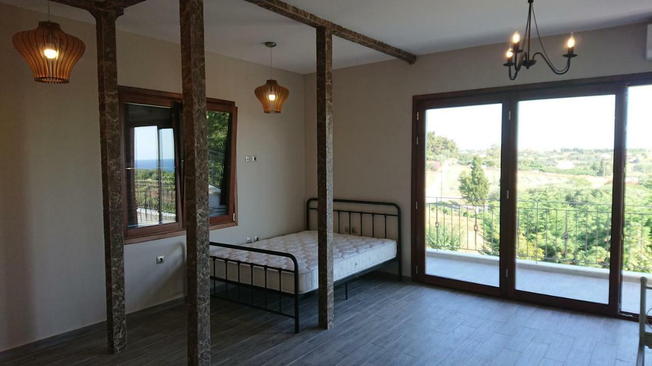 Stone House With Seaview Apartment เนอาโปติไดอา ภายนอก รูปภาพ