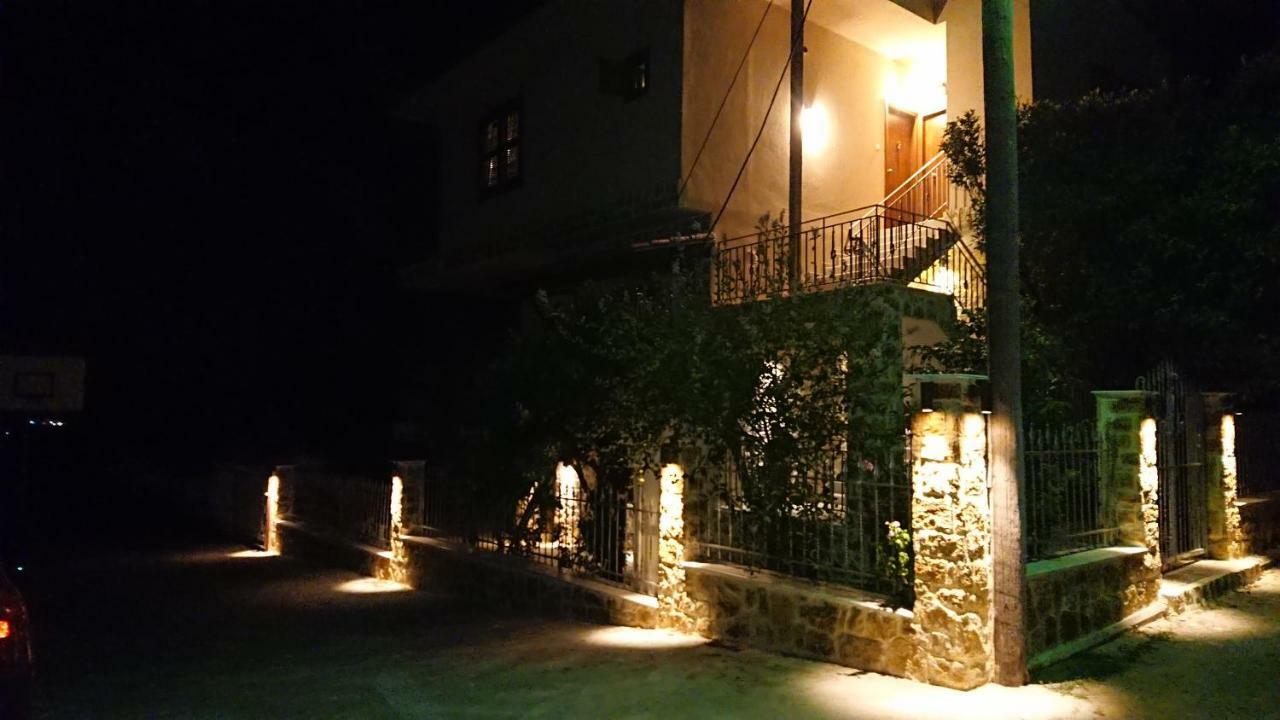 Stone House With Seaview Apartment เนอาโปติไดอา ภายนอก รูปภาพ