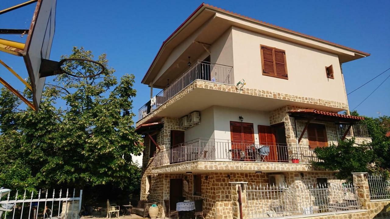 Stone House With Seaview Apartment เนอาโปติไดอา ภายนอก รูปภาพ