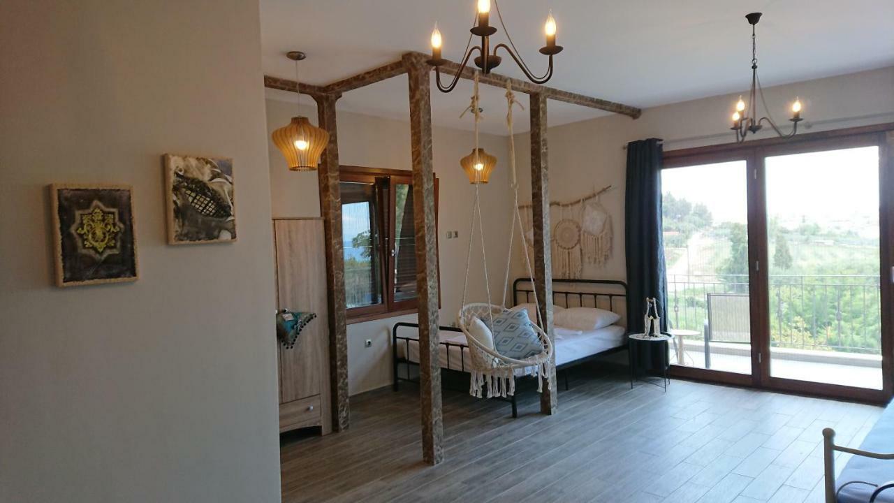 Stone House With Seaview Apartment เนอาโปติไดอา ภายนอก รูปภาพ