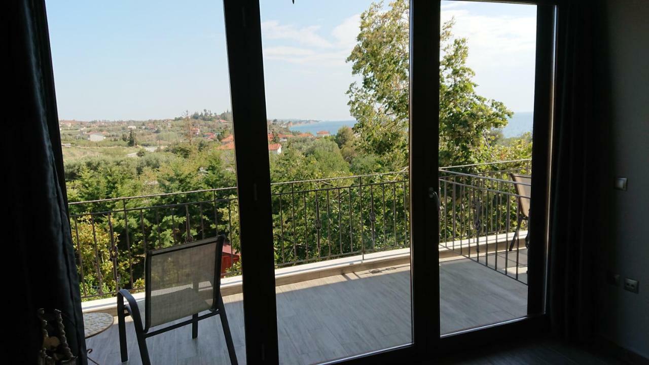 Stone House With Seaview Apartment เนอาโปติไดอา ภายนอก รูปภาพ