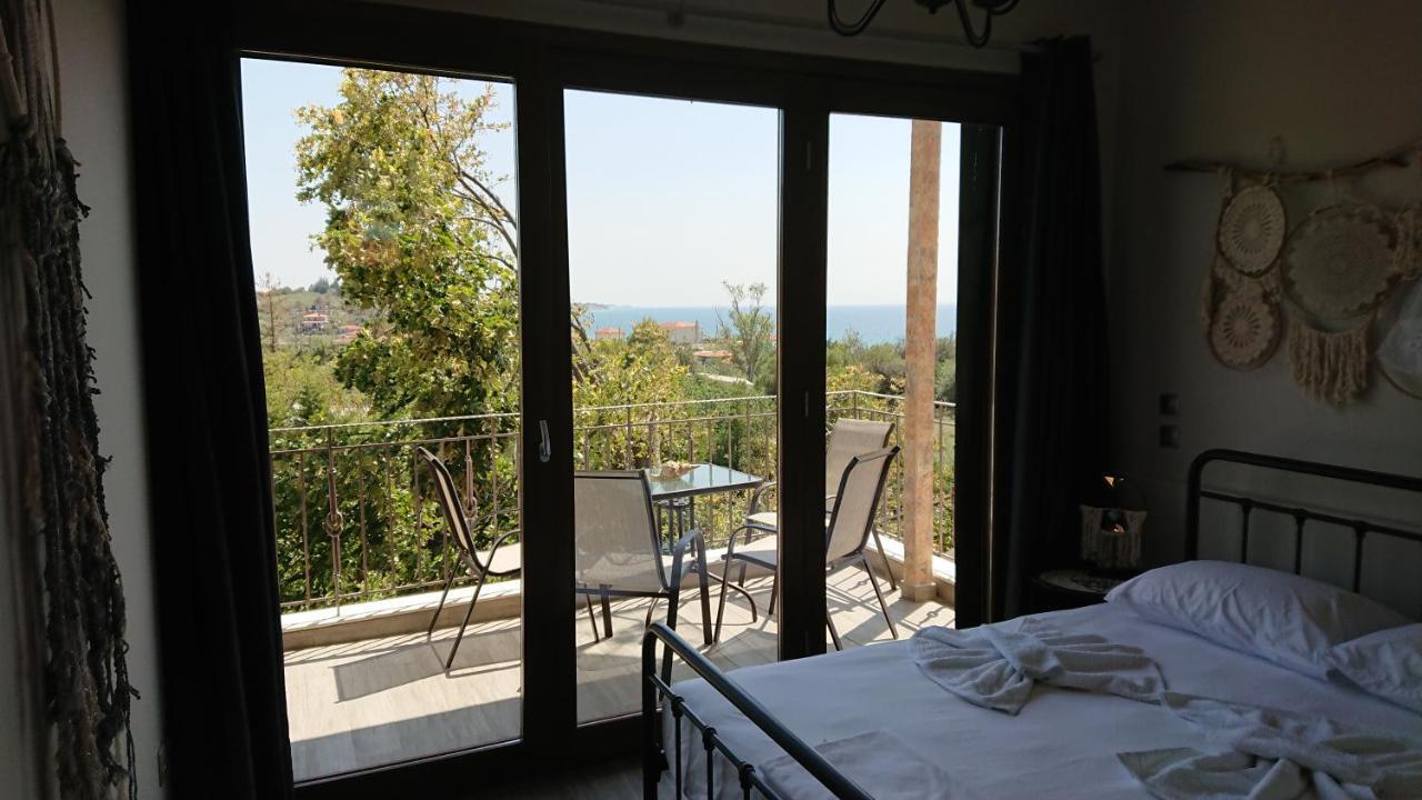 Stone House With Seaview Apartment เนอาโปติไดอา ภายนอก รูปภาพ